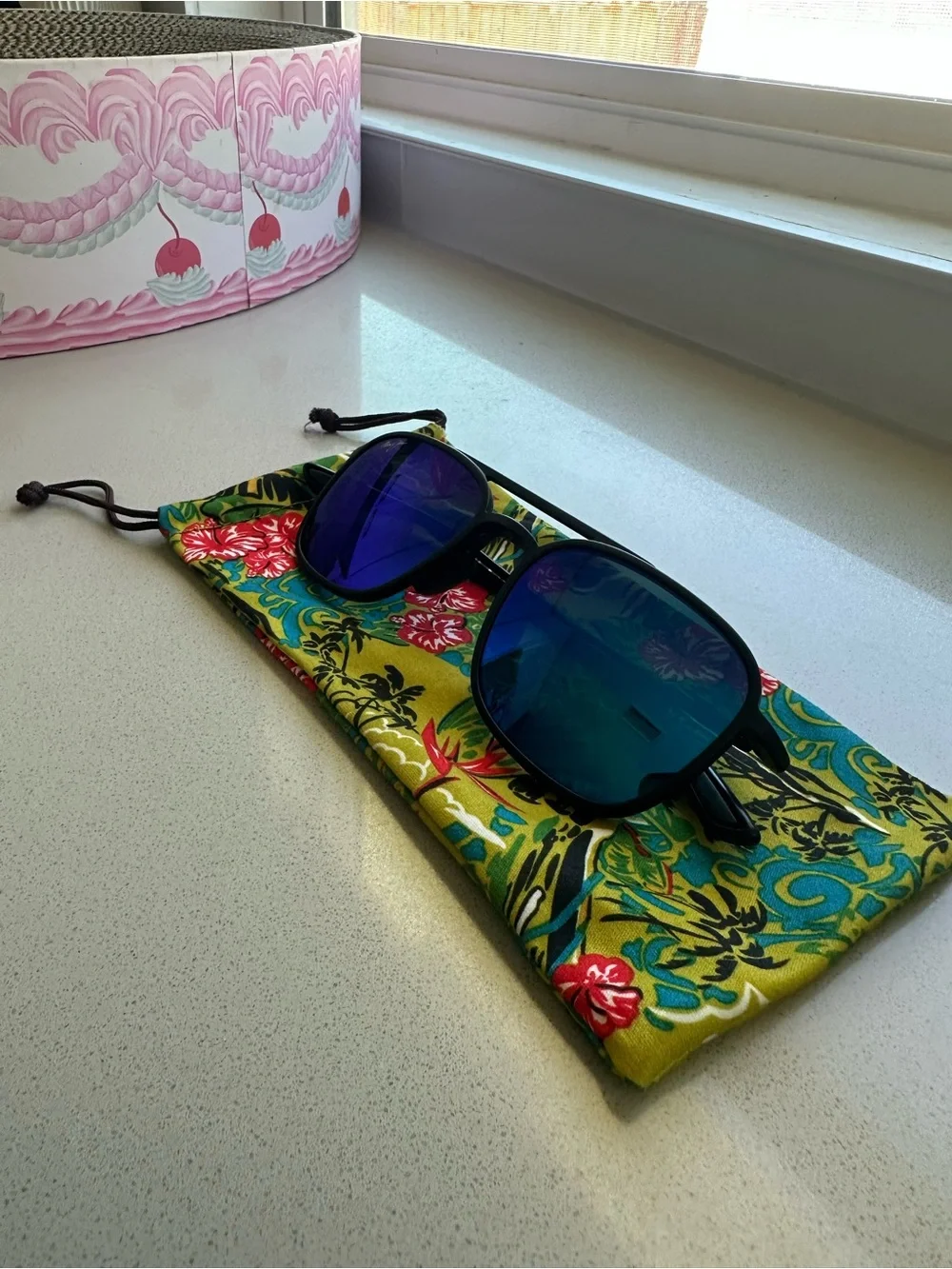 Maui Jim looking sell